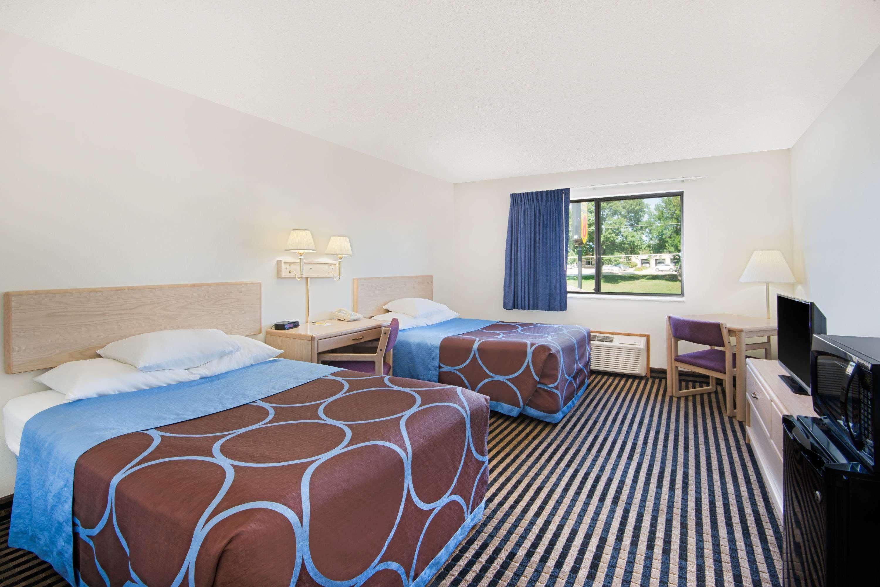 Super 8 By Wyndham Humboldt Ξενοδοχείο Εξωτερικό φωτογραφία