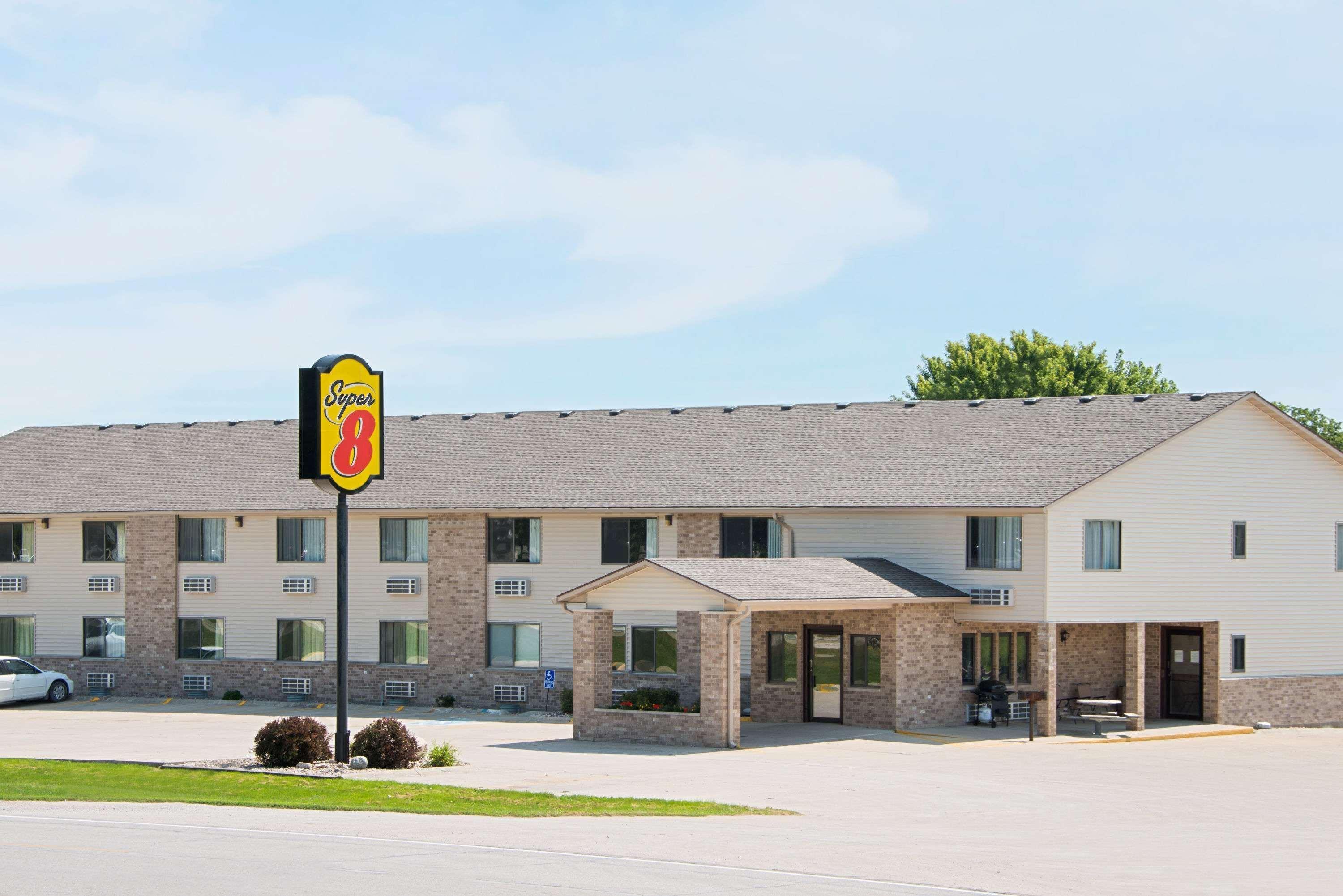 Super 8 By Wyndham Humboldt Ξενοδοχείο Εξωτερικό φωτογραφία