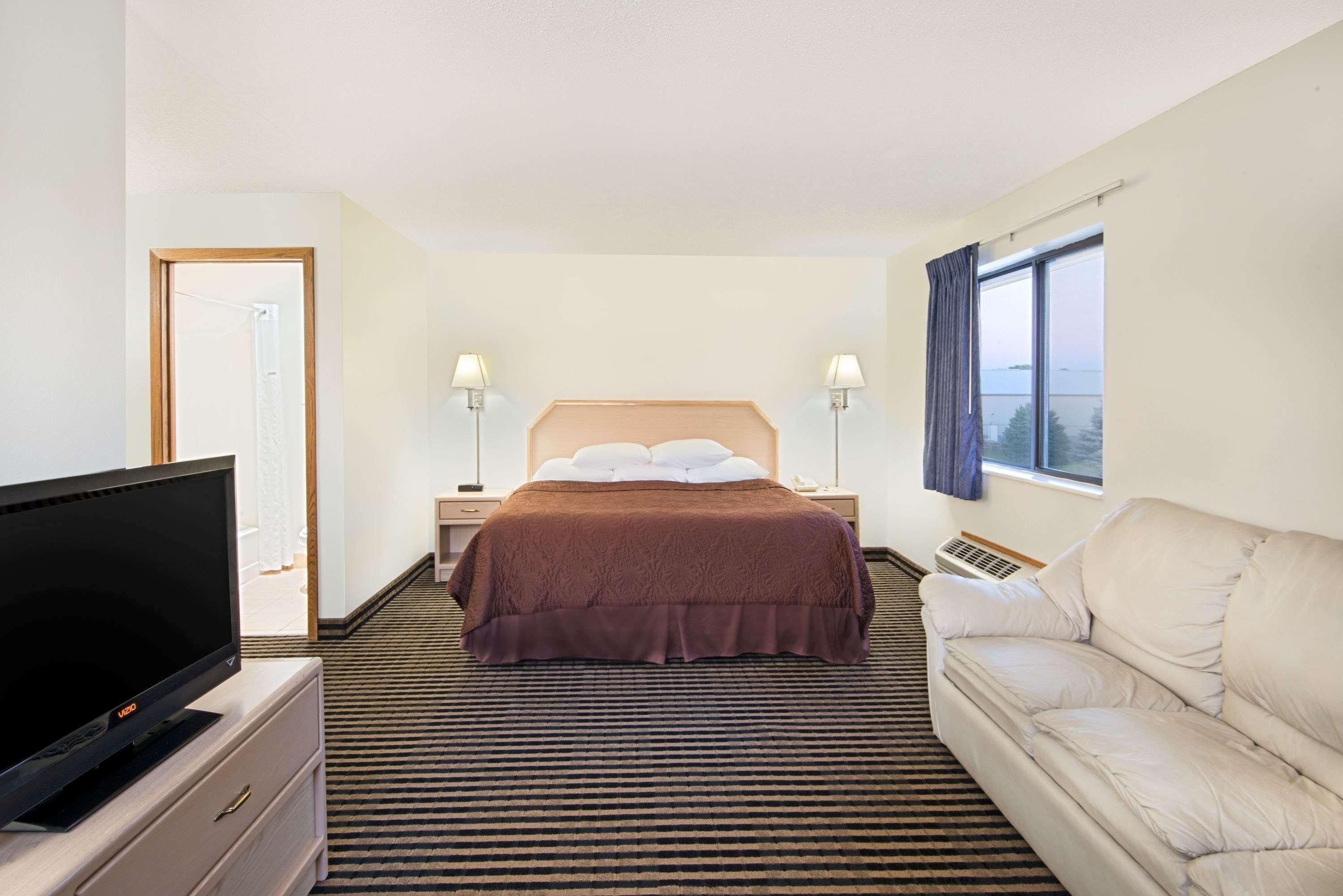 Super 8 By Wyndham Humboldt Ξενοδοχείο Εξωτερικό φωτογραφία